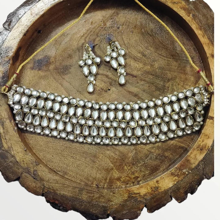 Classic Kundan Choker Set in Mehendi Finish - Sparkleeng  Jewels
